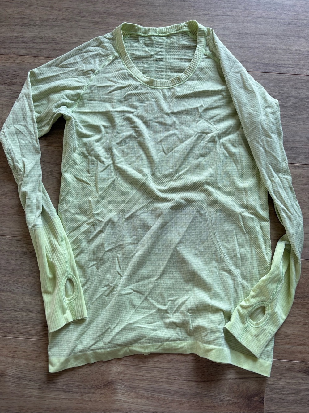 Lululemon 🍋 lime green Swift top size 10